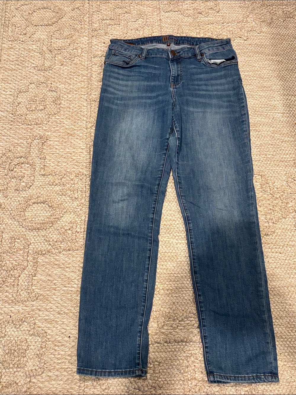 Kut from the Kloth Straight-Leg Jeans in Medium Blue Wash